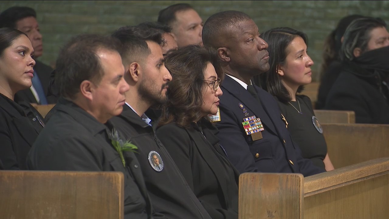 Chicago cop remembered at memorial roll call, mass one year after his murder