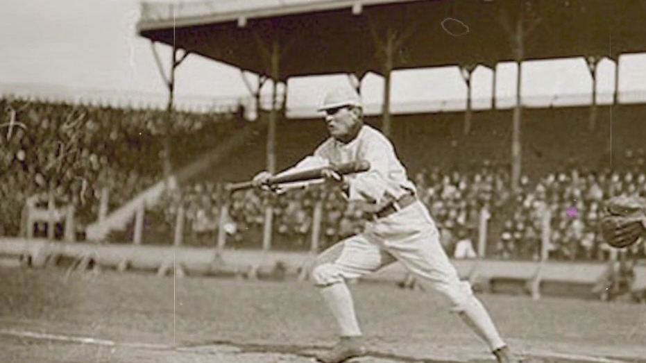 Monument Moment: Historical facts about White Sox, Cubs stadiums