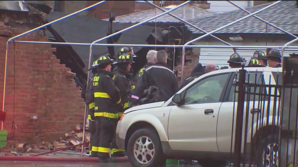 Chicago firefighter hospitalized after battling garage fire in Austin