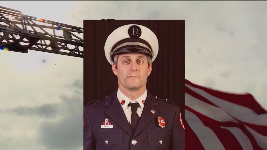 Man charged after starting fire that killed Chicago fire captain