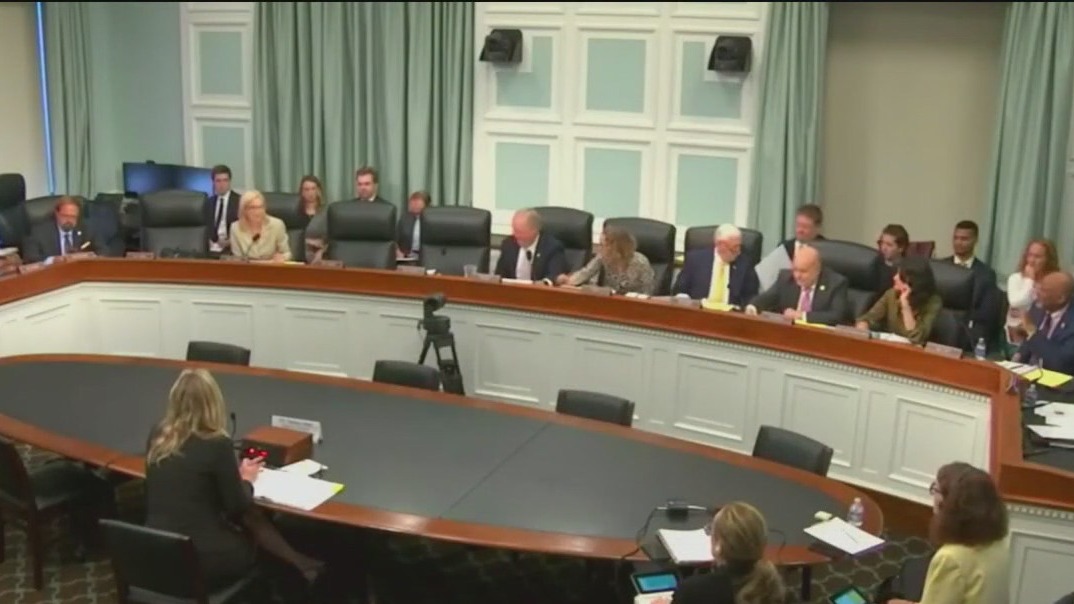 Postal Service joins feds in tracking undocumented migrants, report says