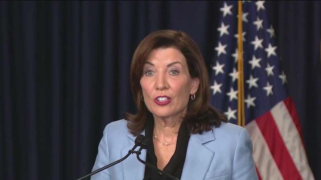 Hochul declines to remove Mayor Adams