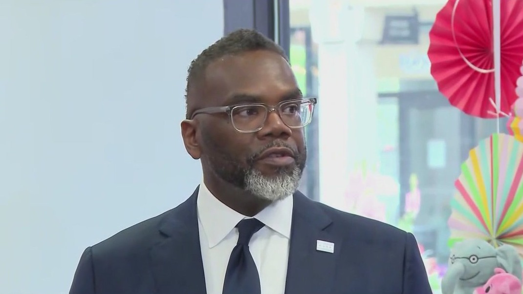 Chicago mayor speaks on teen curfew proposal as city council vote delayed