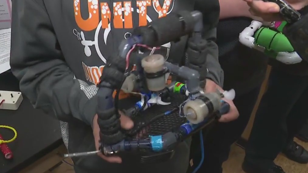 Unity Junior High School shows off creativity with underwater robotics team