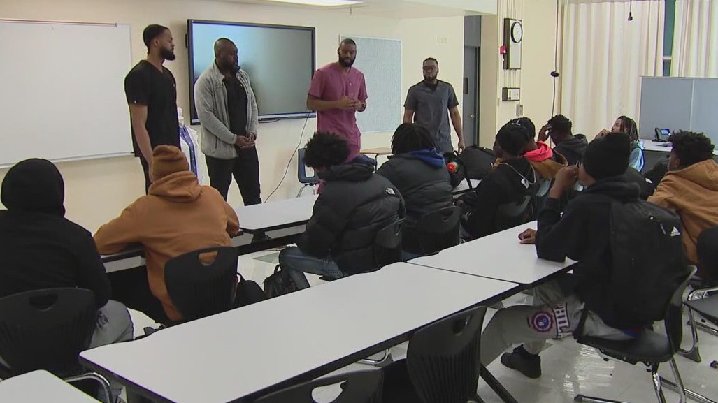 Sneakers to Scrubs helps Chicago's young athletes dream beyond pro sports