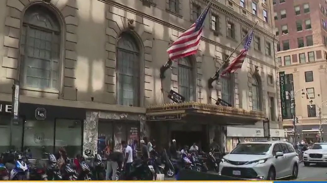 Migrant intake center at Roosevelt Hotel to close