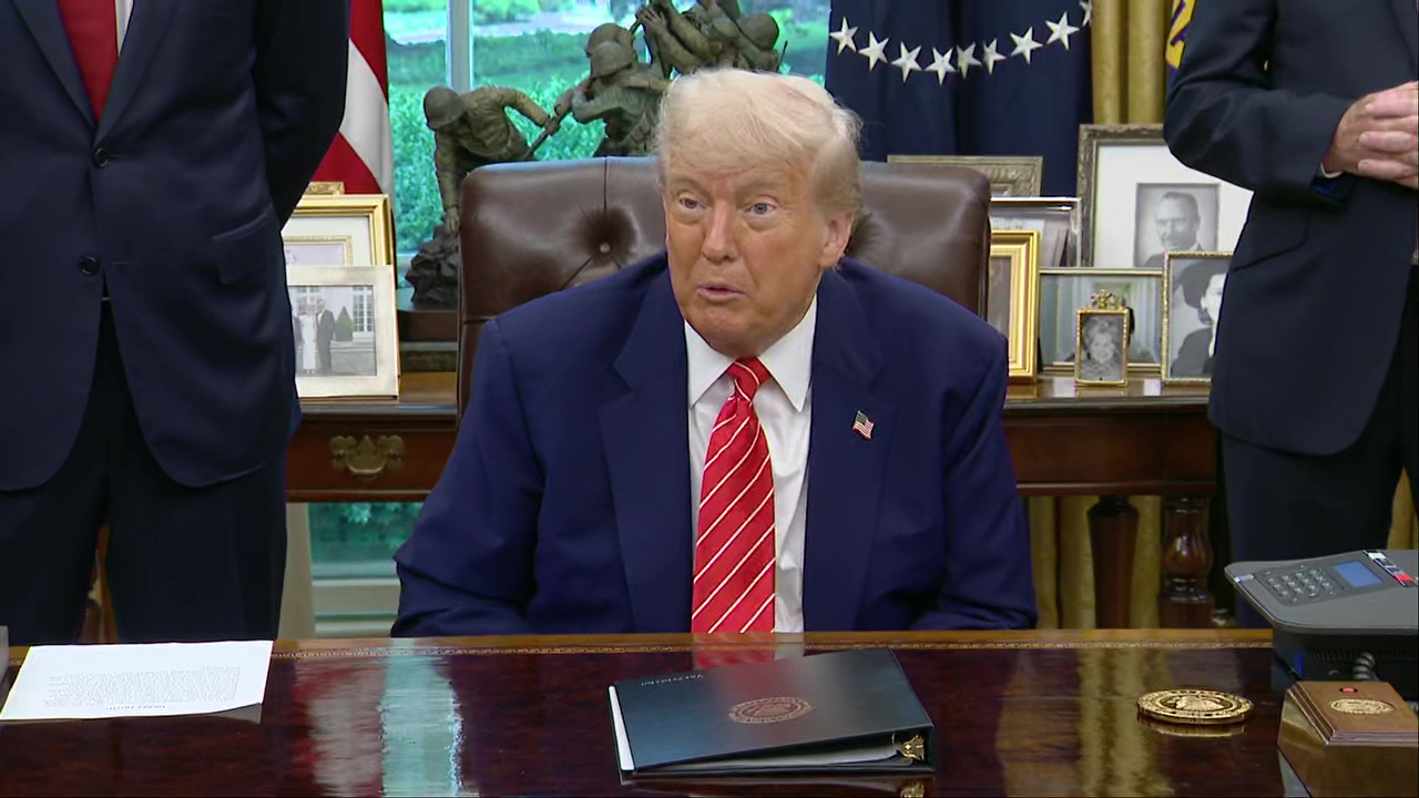 President Trump announces 'major trade deal' with UK