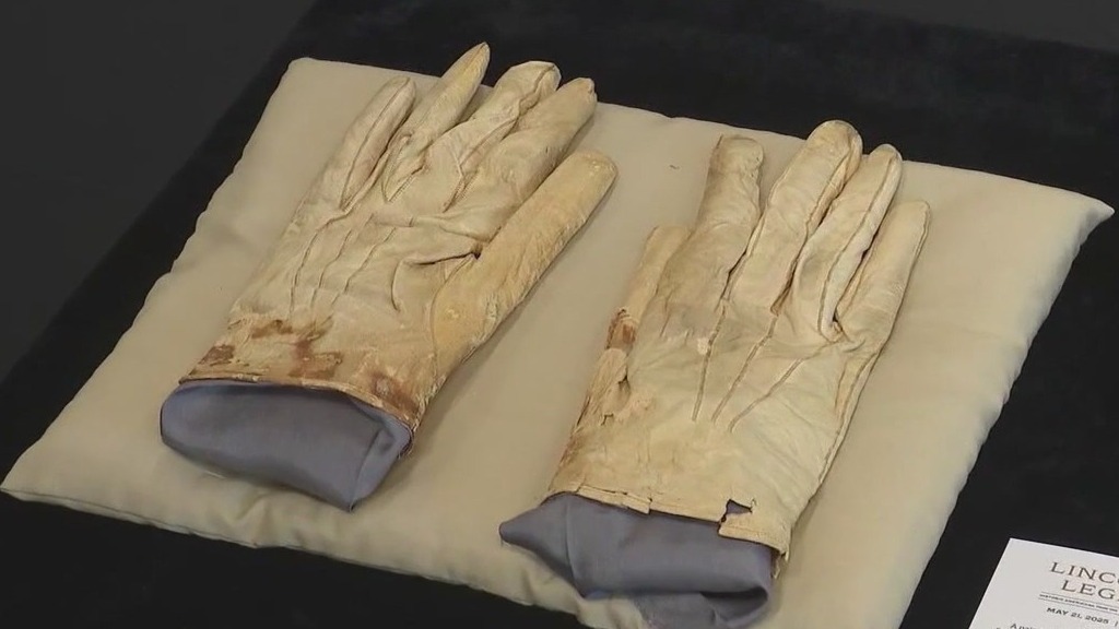 Historic items belonging to Abraham Lincoln go up for auction