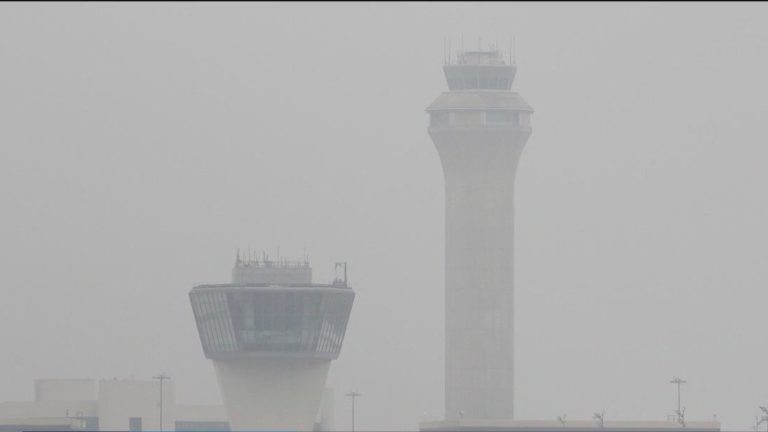 Newark airport hit by 90-second radar outage