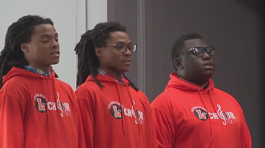 Chicago's Leo Catholic High School honors Pope Leo XIV