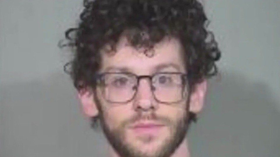 Ex-Chicago area wrestling coach arrested for child porn possession, district says