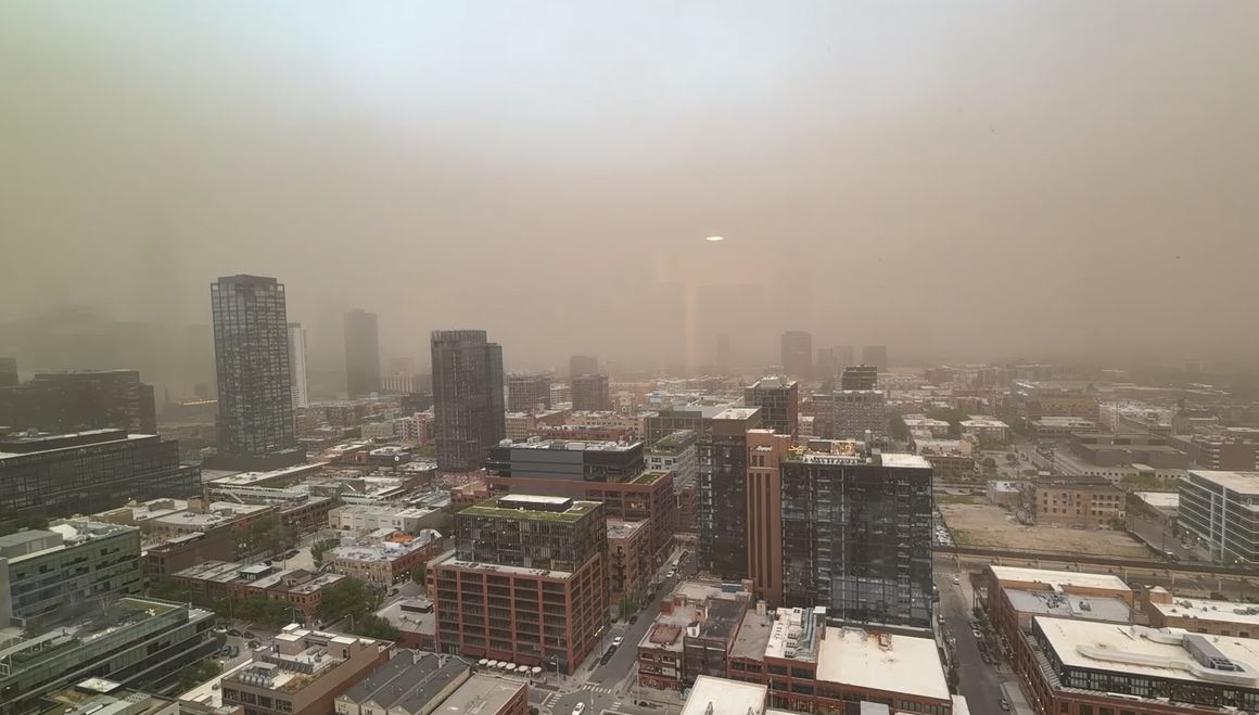 Timelapse captures dust storm sweeping through Chicago area