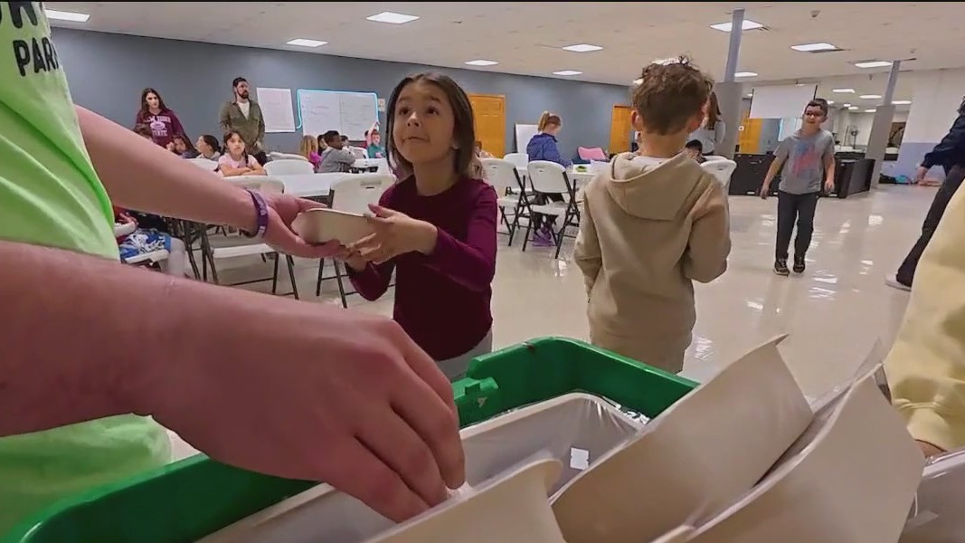 Greater Chicago Food Depository provides snacks for kids in after school programs