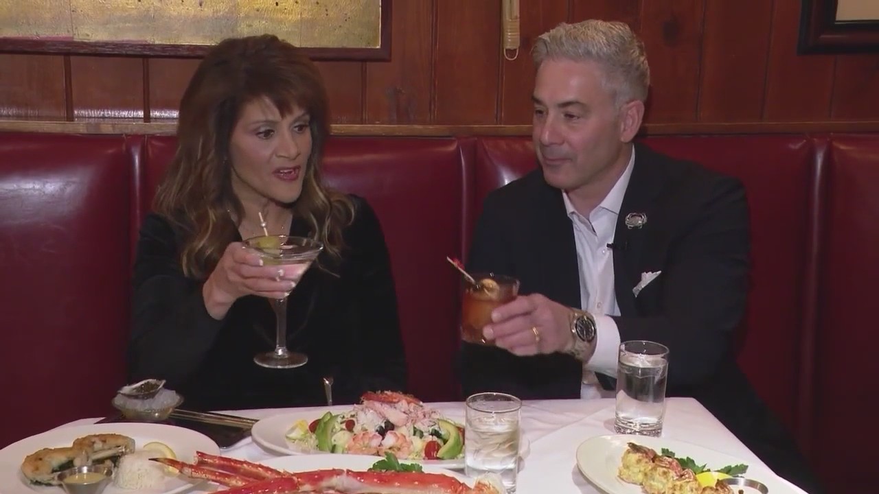 Shaw?s Crab House has served fresh seafood in Chicago for 40 years ? here?s why it still works