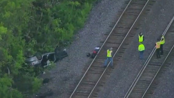 Chicago area rollover crash leaves 3 hurt, major delays, police say