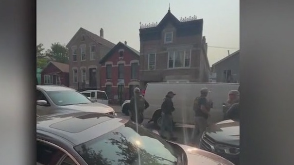 ICE agents detain 2 Chicago residents without warrants, alderman says