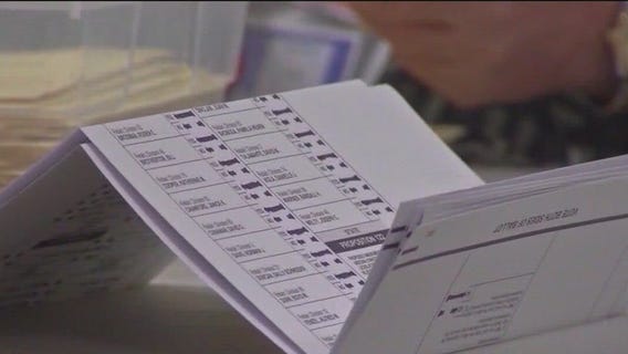 U.S. Supreme Court to rule on allowing challenge to Illinois voting law