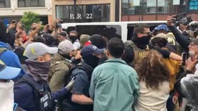 ICE detains immigrants outside Chicago DHS office in South Loop