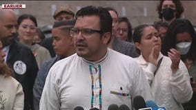 ICE detains immigrants outside Chicago DHS office in South Loop, sparks outrage