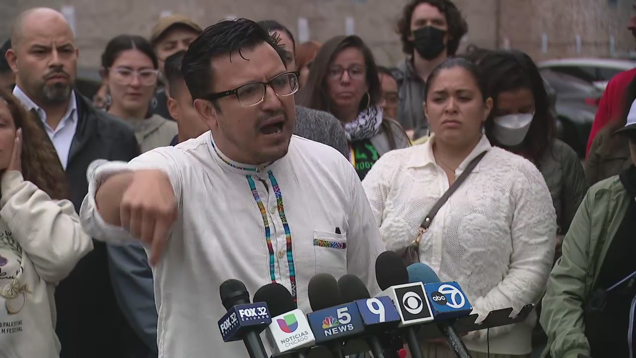 FULL VIDEO: Chicago officials react to ICE detaining migrants in South Loop