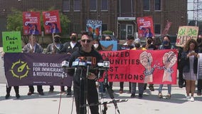 Advocates rally for release of Chicago grandmother detained by ICE