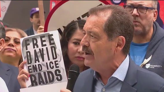 Chicago protesters call for investigation of ICE raids, CPD cooperation