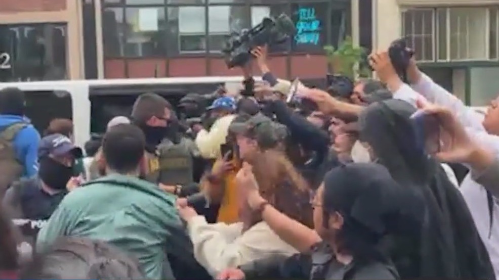 ICE arrests violate rights to due process, Chicago area officials say