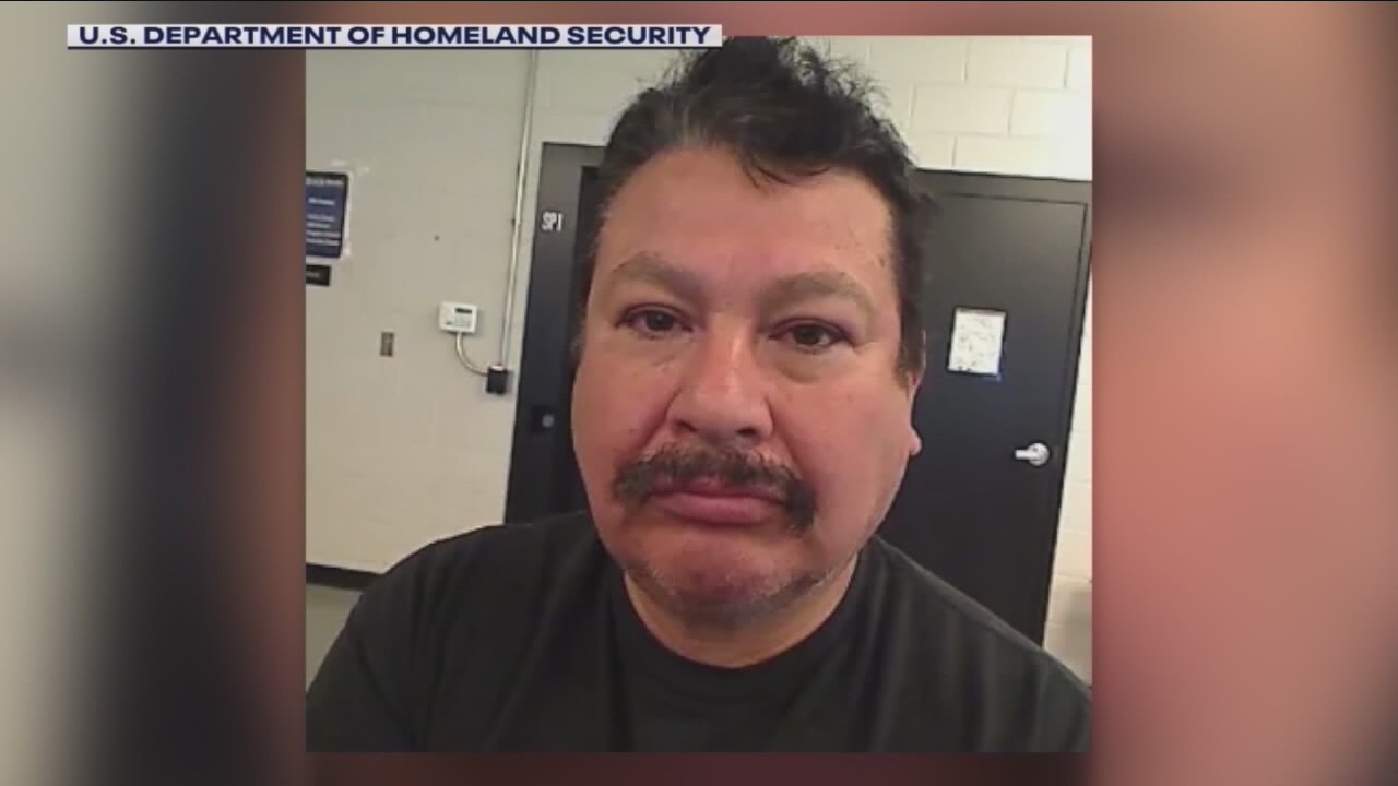 Chicago demonstration tied to case of undocumented immigrant framed with threatening Trump