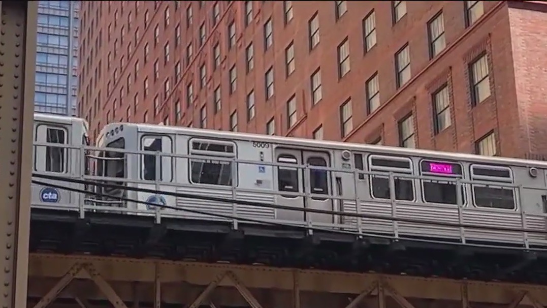 Chicago leaders urge CTA to enforce smoking ban on trains, buses
