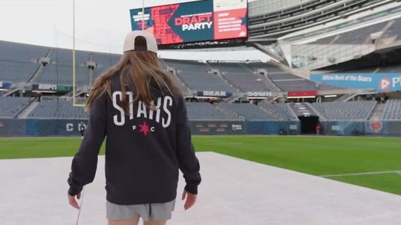 Chicago Stars forward Ally Schlegel kicks field goal at Bears Draft Party