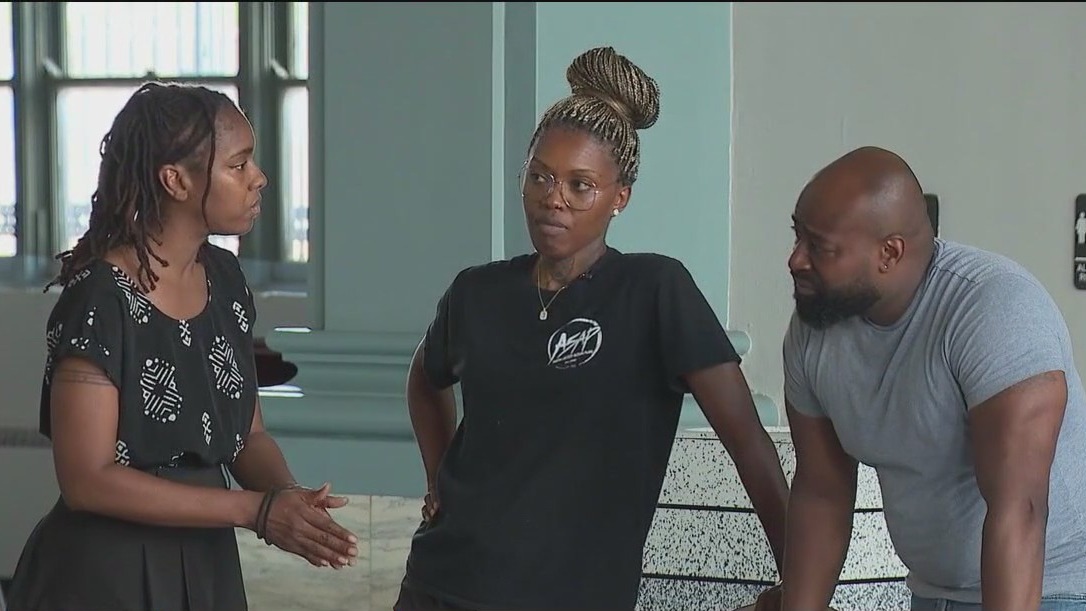 As violent crime drops in Chicago, neighborhood organizations focus on youth