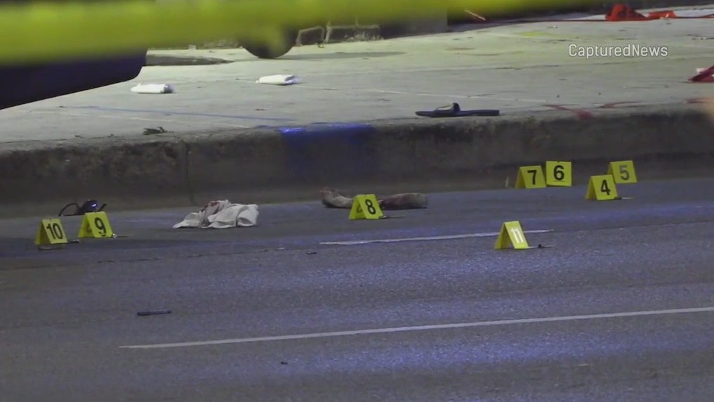 Several hurt in Chicago mass shooting