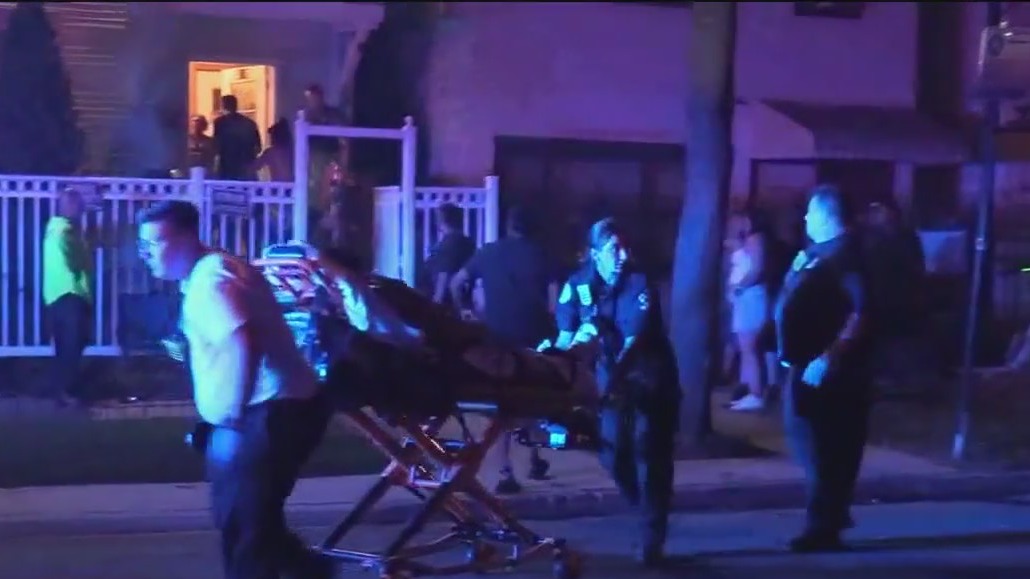 Chicago mass shooting: 7 hurt after gunmen fire into crowd on South Side, police say