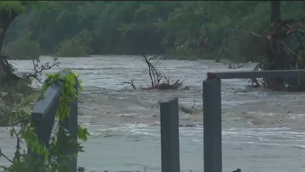 Deadly flooding leaves several dead, missing in Central Texas | FOX 32 ...