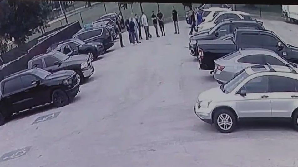 Federal agents' appearance at Chicago Puerto Rican museum angers local officials