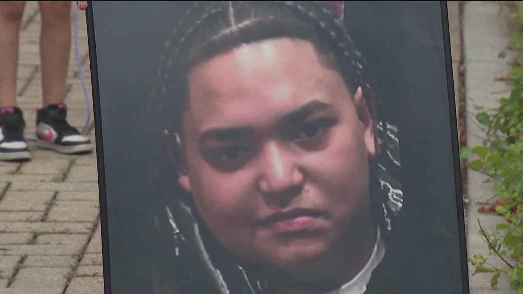 Protestors call for charges against Chicago Police