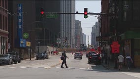 Robbery crew targets River North