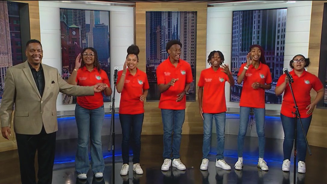 Soul Children of Chicago light up the stage ahead of scholarship gala