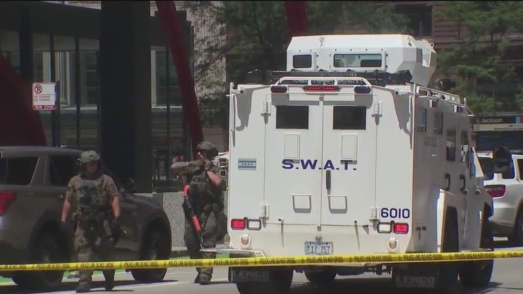 Chicago man charged after hours-long standoff shuts down Dirksen Federal Building