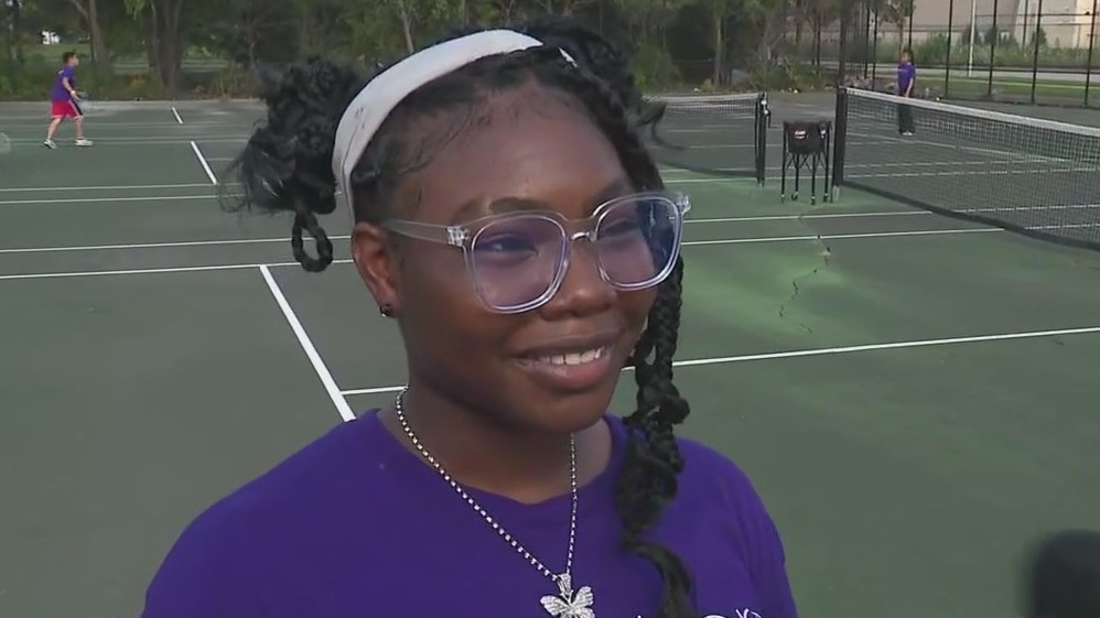 Chicago teens learn tennis through After School Matters summer program