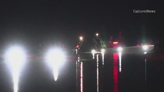 Crews search Fox River for missing boater