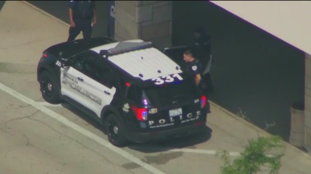 Argument at Chicago area mall prompts lockdown, but no injuries reported