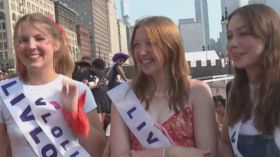 Olivia Rodrigo fans are hyped ahead of her Lollapalooza show