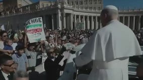 Pope Leo gets Chicago-style pizza delivery at Vatican City | ChicagoNOW