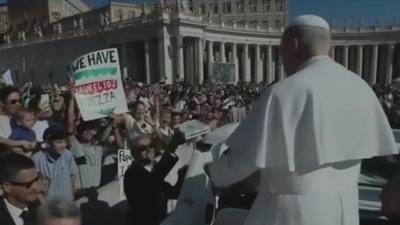 Pope Leo gets Chicago-style pizza delivery at Vatican City | ChicagoNOW