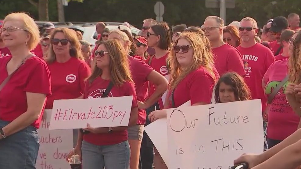 Teachers rally in Naperville as contract negotiations continue | FOX 32 ...
