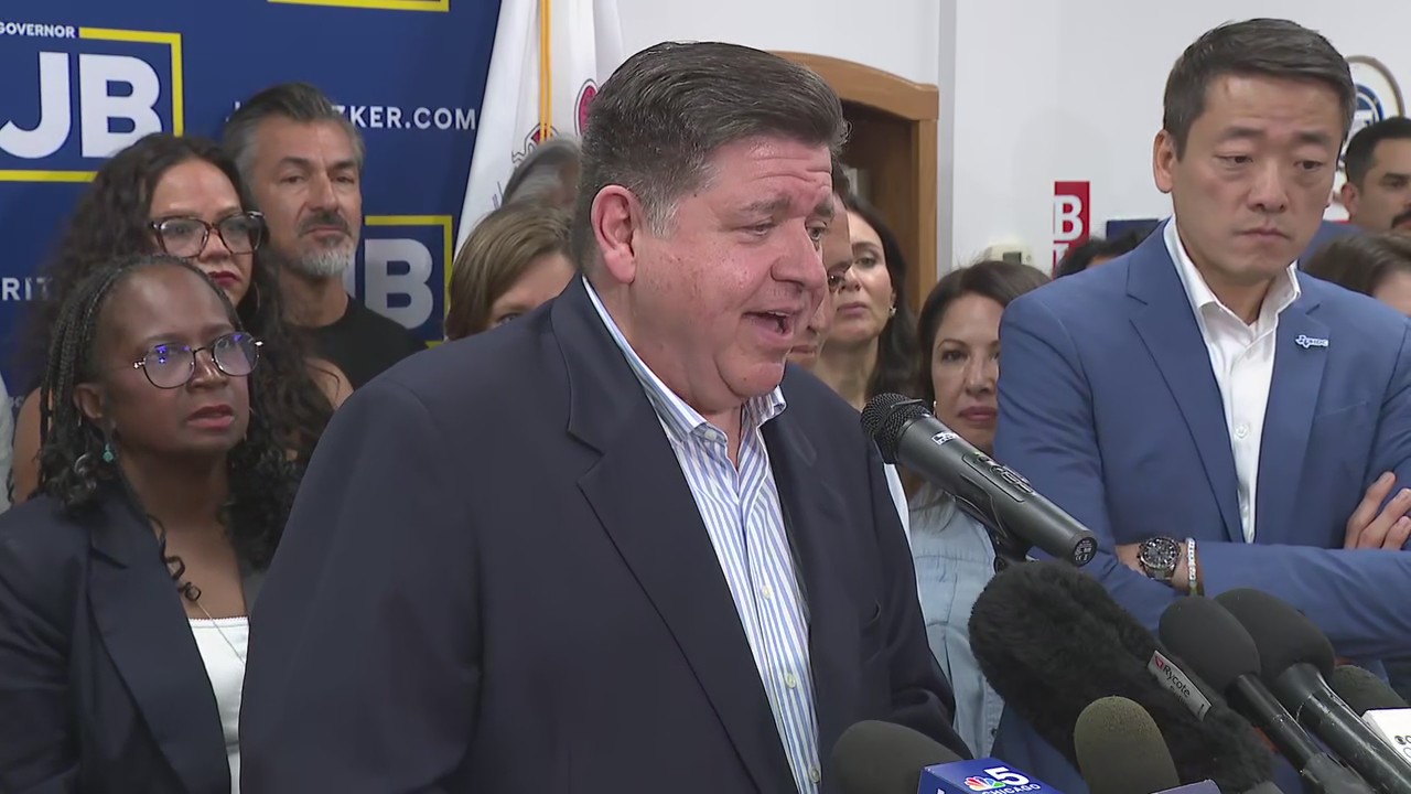 Gov. Pritzker meets with Texas Dems working to block vote on redistricting plan