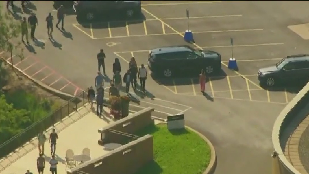 After bomb threat against Texas Dems at Chicago area hotel, all clear given