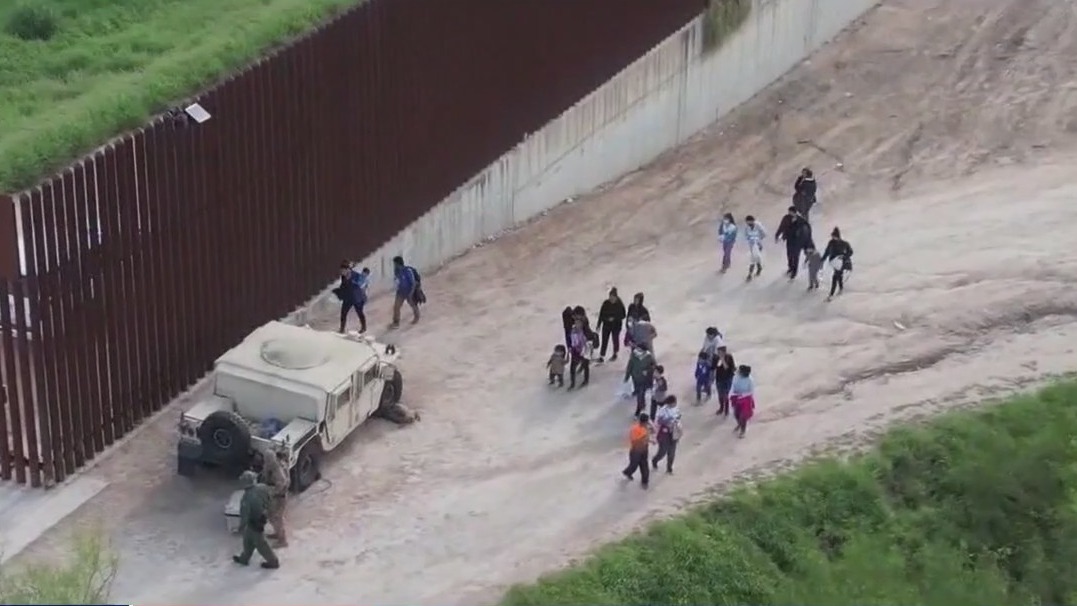 Trump's Border Czar blasts Hochul, praises Adams