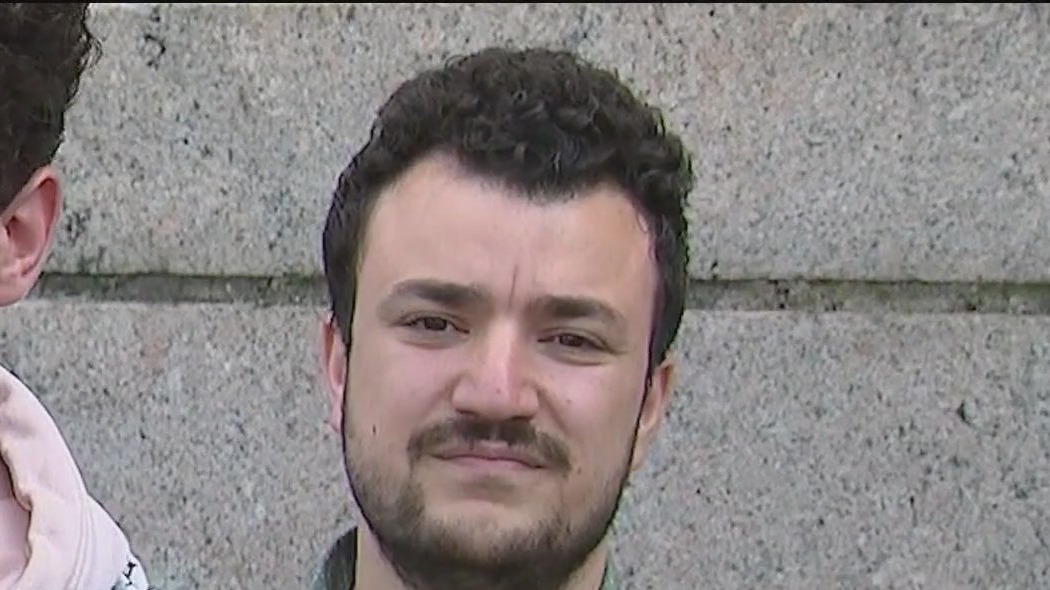 Judge halts deportation of Mahmoud Khalil